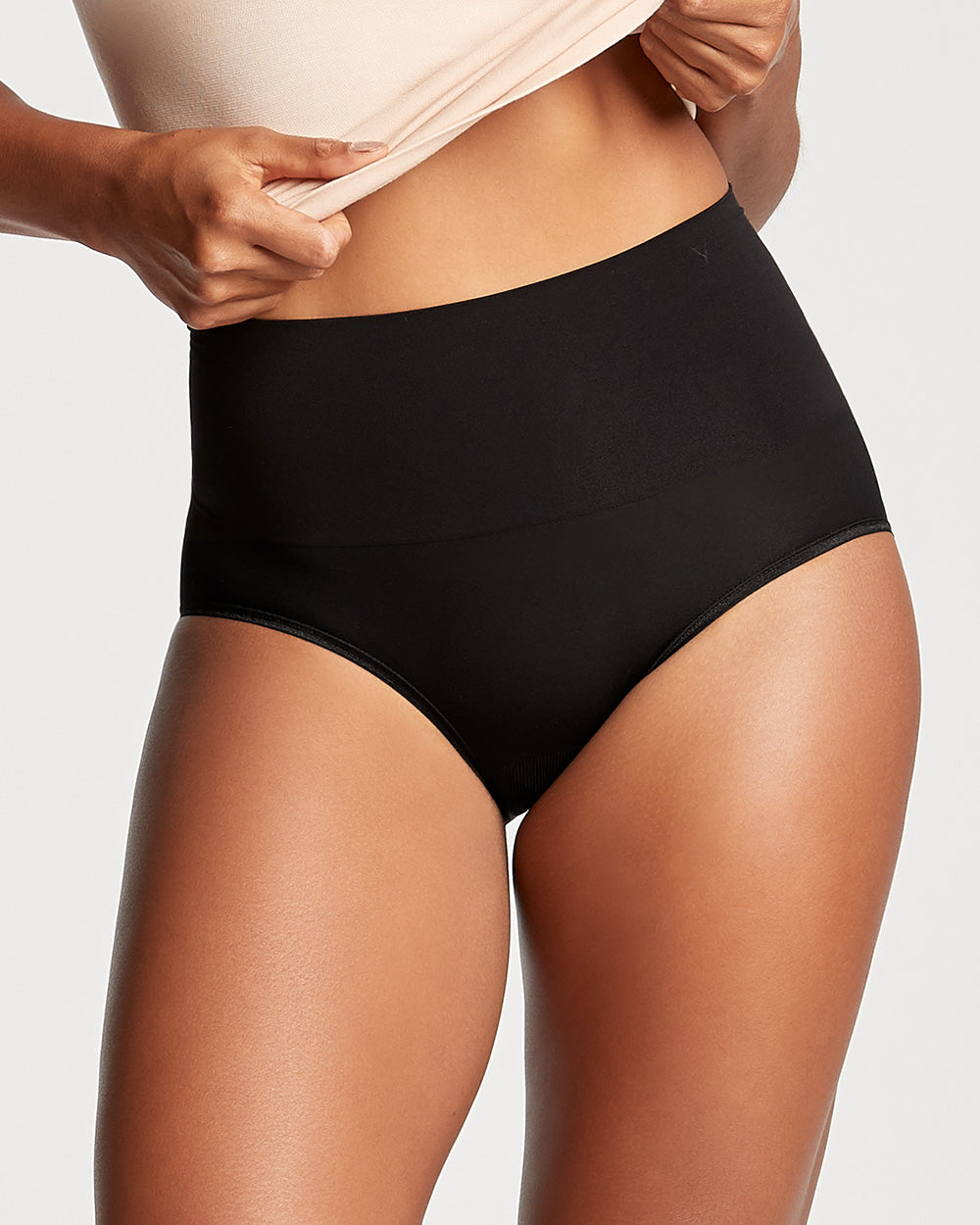 Yummie Tummie Ultralight Seamless Shaping Brief Black – Belle Mode Intimates