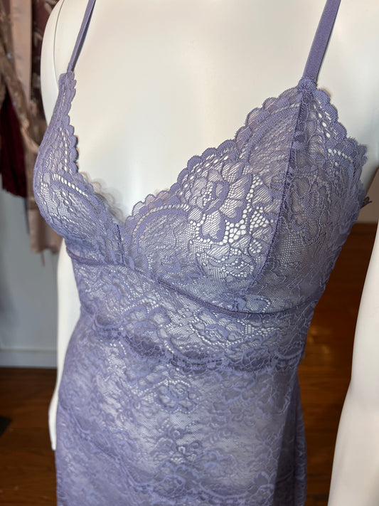 Samantha Chang All Lace Classic Slip Lavender